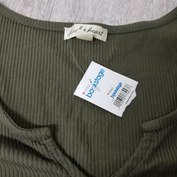 Derek Heart romper - Picture 3 of 8